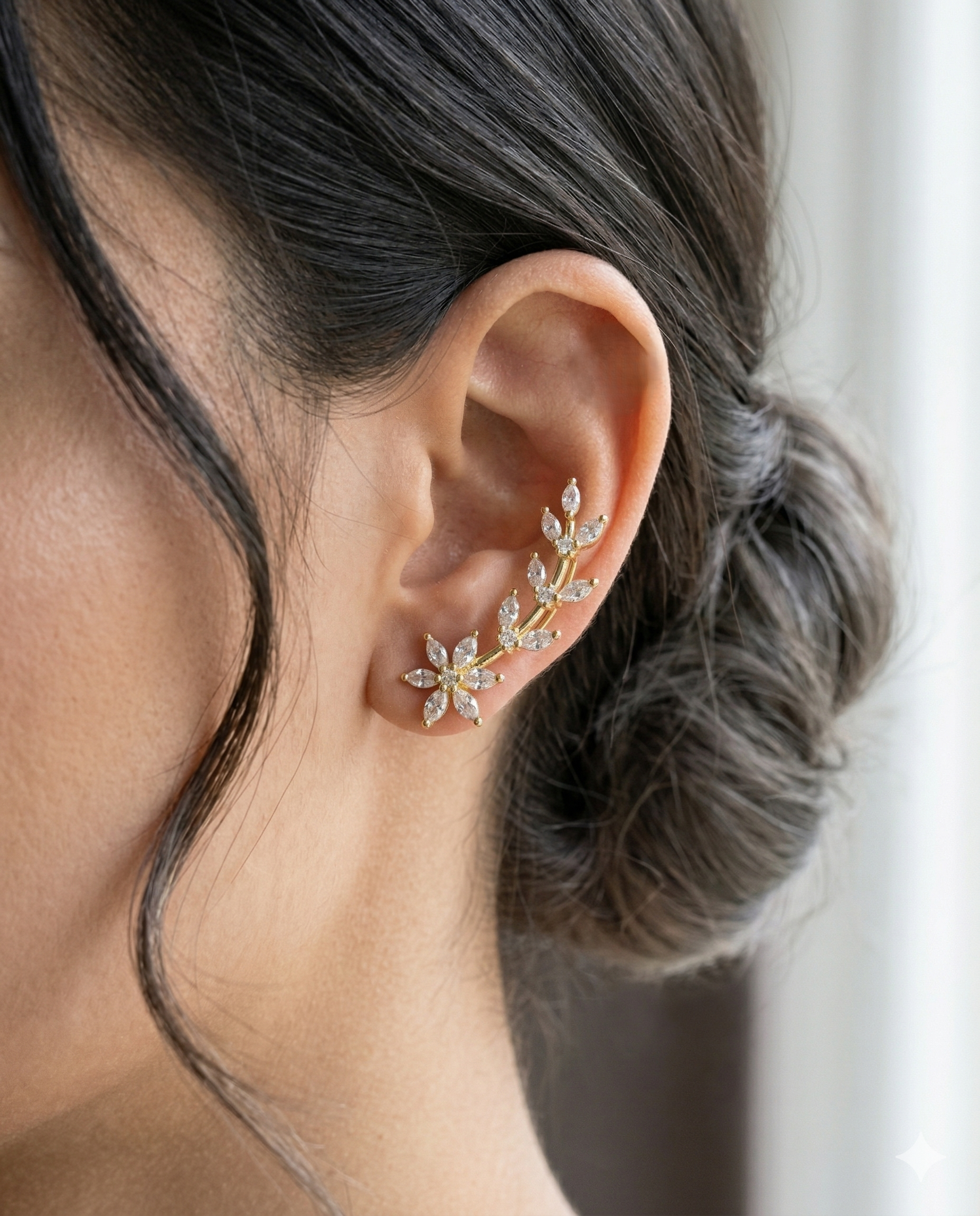 Premium Elira Dual Floral Ear Cuff – Gold Polish Diamond Curved Design