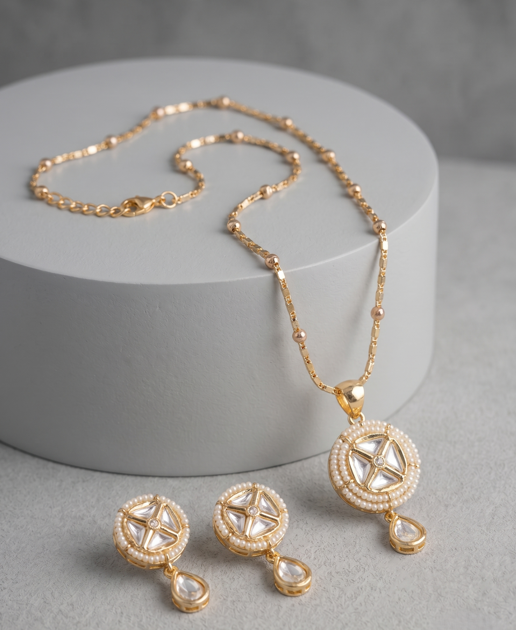 Meher Pearl Kundan Pendant Set