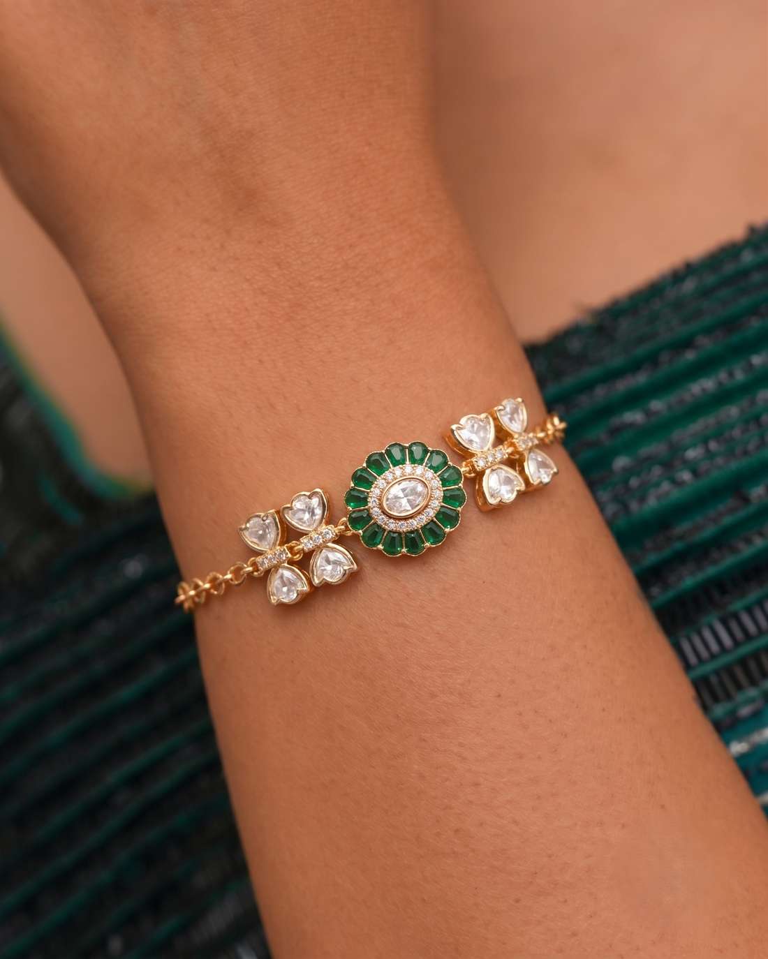 Luxury Royal Heart Floral Stone Hand Bracelet / openable  for Women