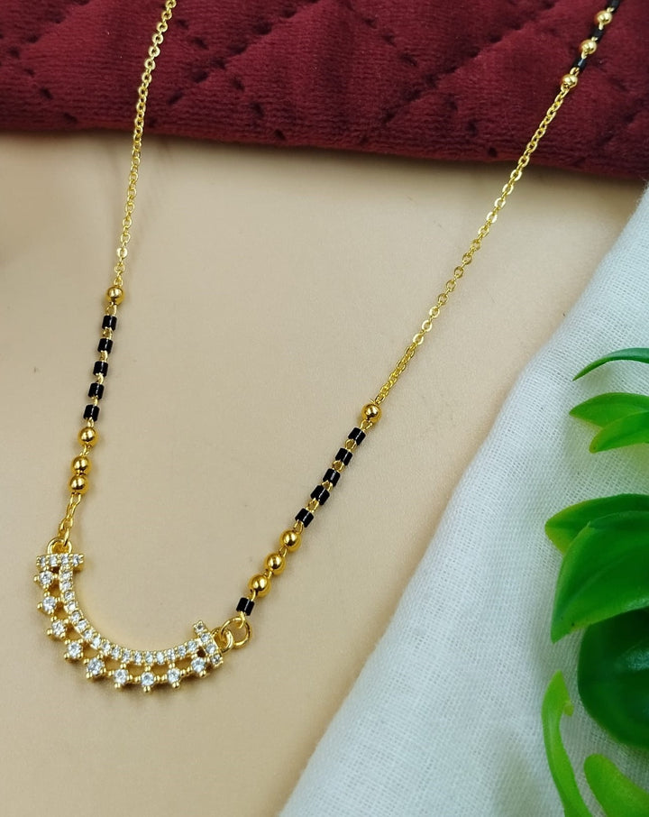 Elegant women’s mangalsutra designed with refined stone-inspired sparkle