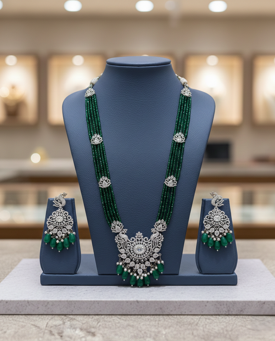 Jewelry set with necklace and earrings 