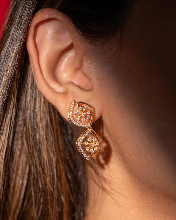 Geometric Floral Diamond Style Gold Finish Necklace Set with Matching Earrings