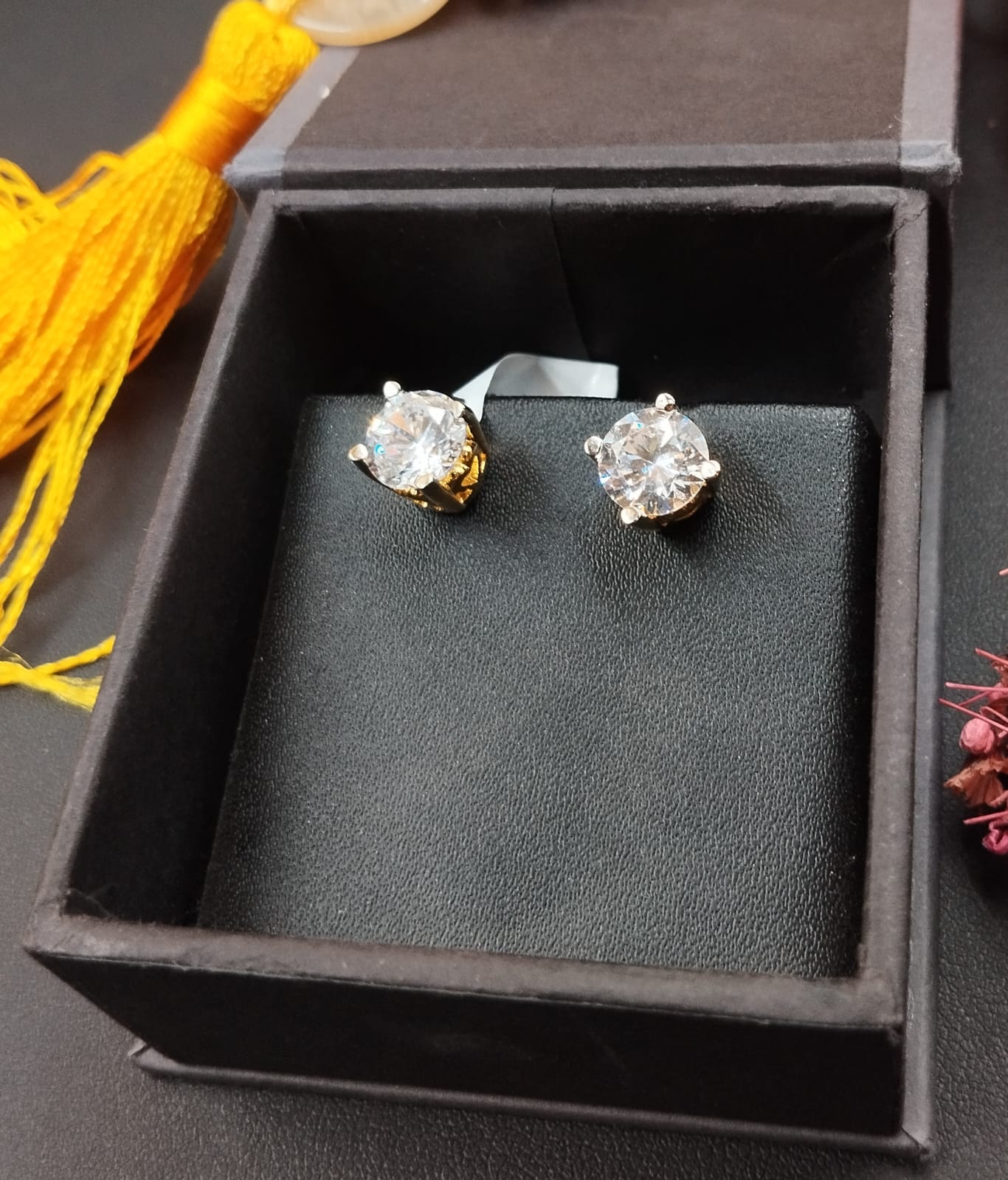 Avira Classic Round Solitaire Stud Earrings