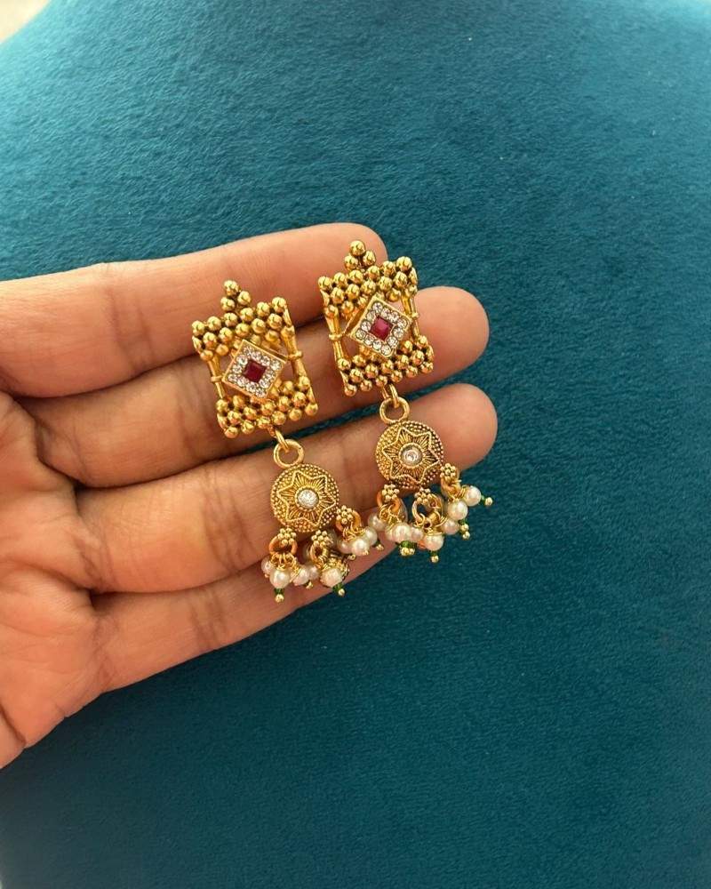 Traditional Gold Finish Choker Necklace Set with Kundan Work & Pearl Drops