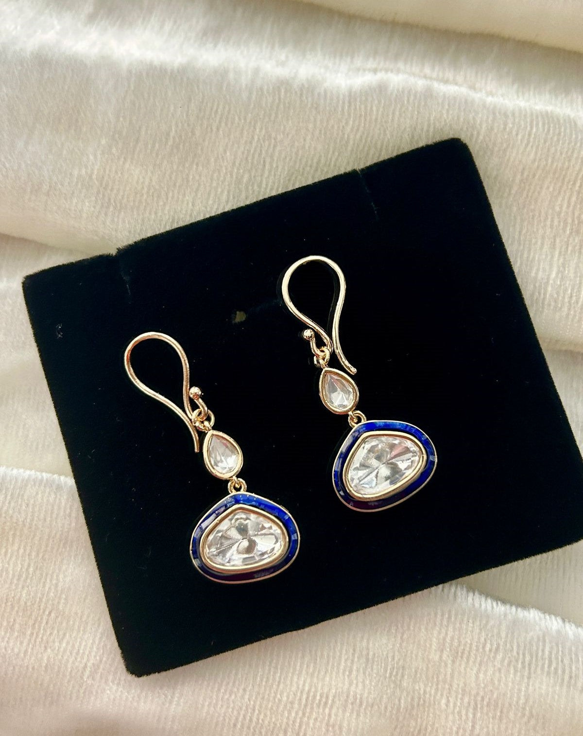 Minimal Kundan Teardrop Earrings with Meenakari Border (Green, Blue, Red)
