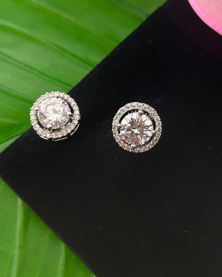 Screw Pench Classic Round Solitaire Stud Earrings Premium Gold Plated Two Tone Design for Women