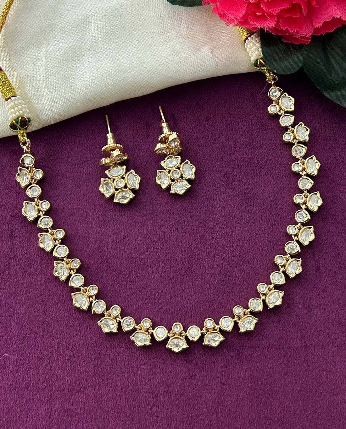 Available Colour White Green Maroon Elegant Kundan Short Necklace Set Detailing Real Gold Tone with Earrings