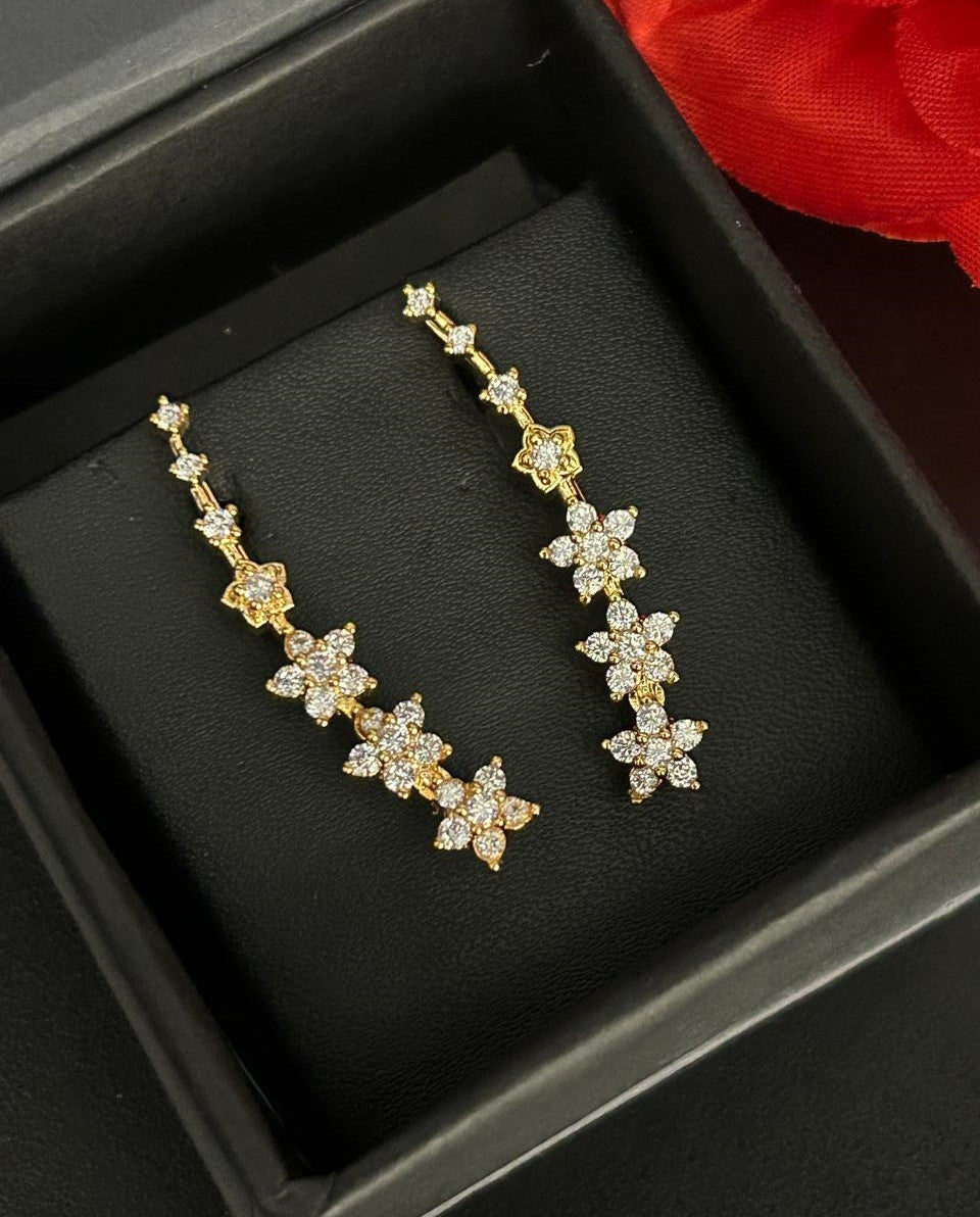 Premium Floral Star Ear Cuff – Gold Polish Diamond Statement Design
