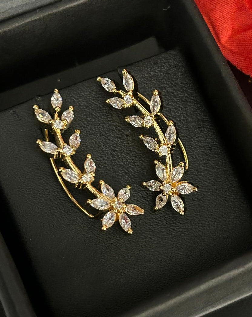 Premium Elira Dual Floral Ear Cuff – Gold Polish Diamond Curved Design
