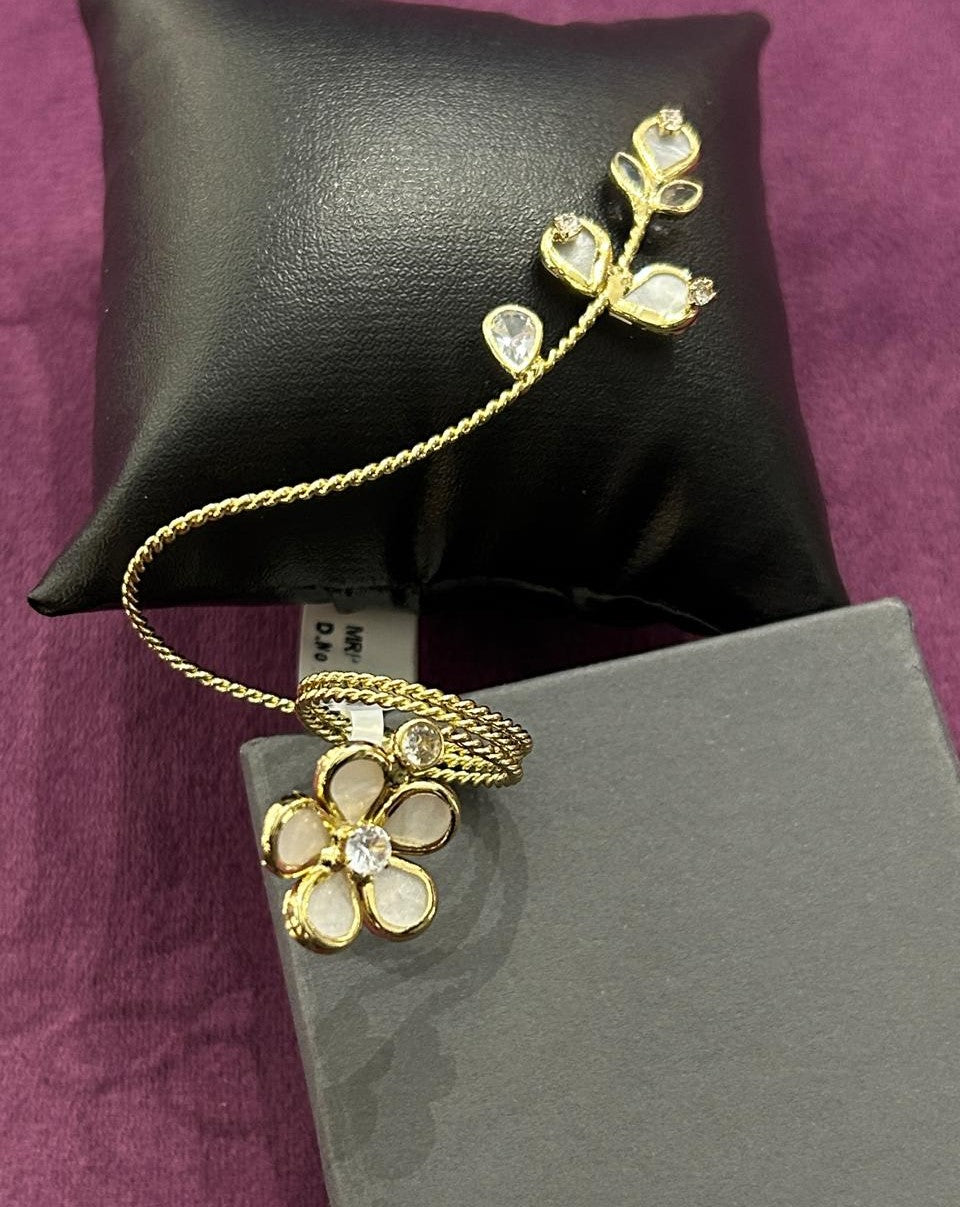 Premium Floral Chain Statement Ring – Gold & Silver Finish