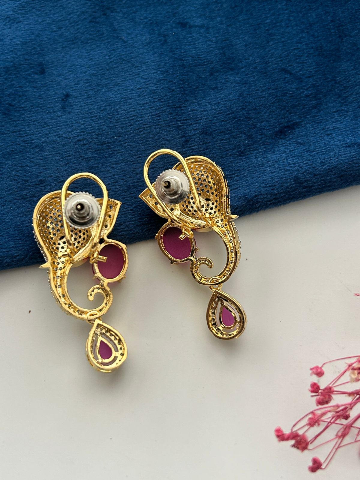Gajraaj Emerald Elephant Designer Pendant Set