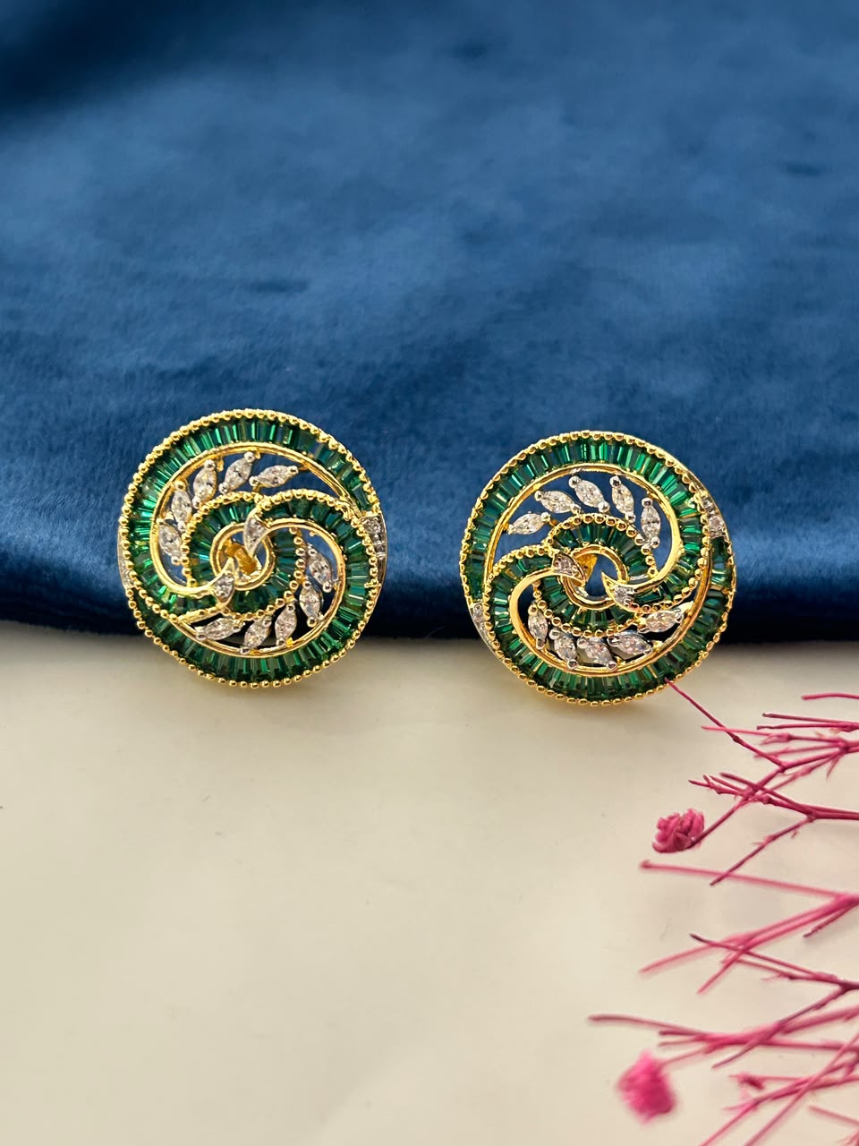 Varnika Aura  CZ Circular Designer Jewellery  Pendant Set