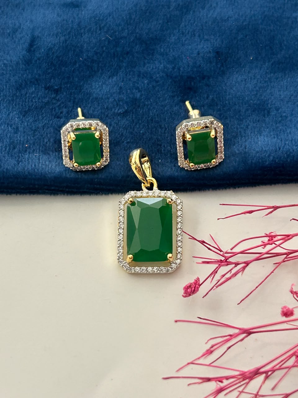 Panna Rajsi Pendant Set