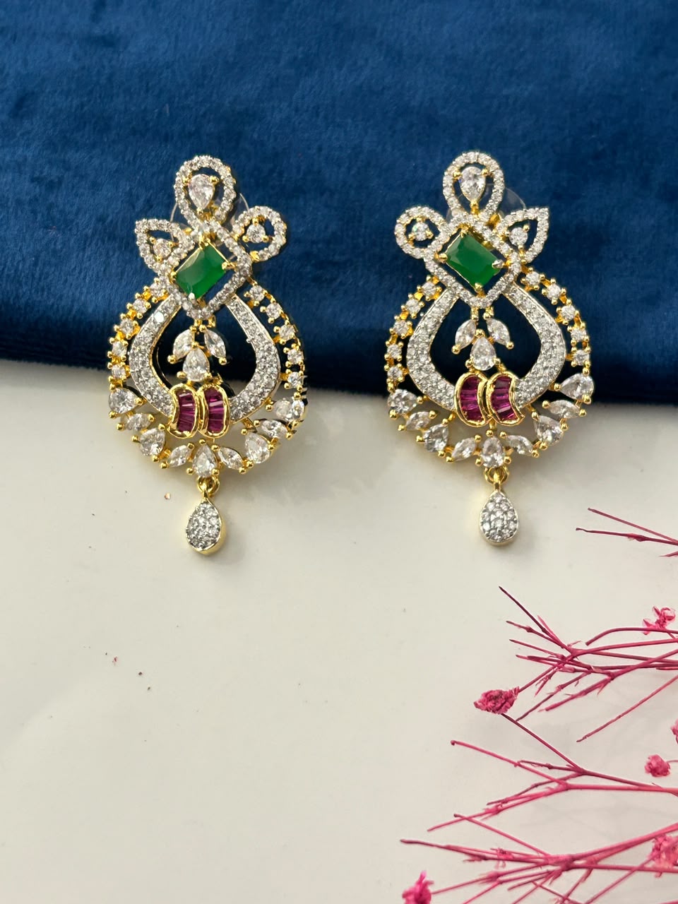 Vaidehi Emerald Rangmahal Pendant Set