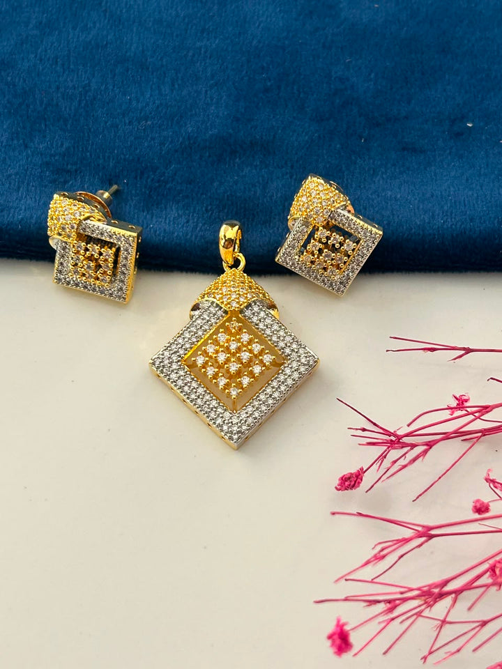 Svarna Prism Pendant Set