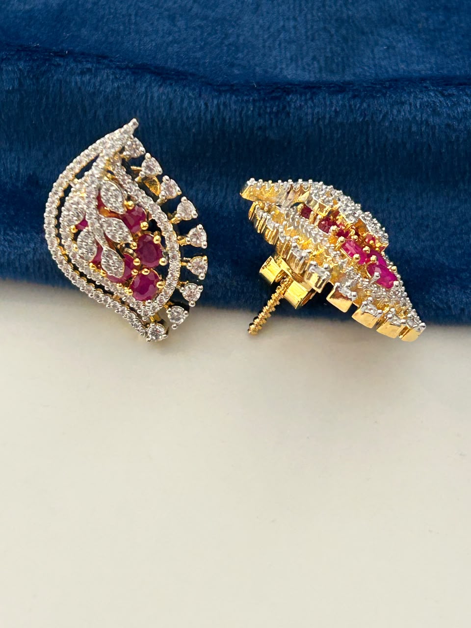 Ruhani Gulnaar Screw Pendant Set