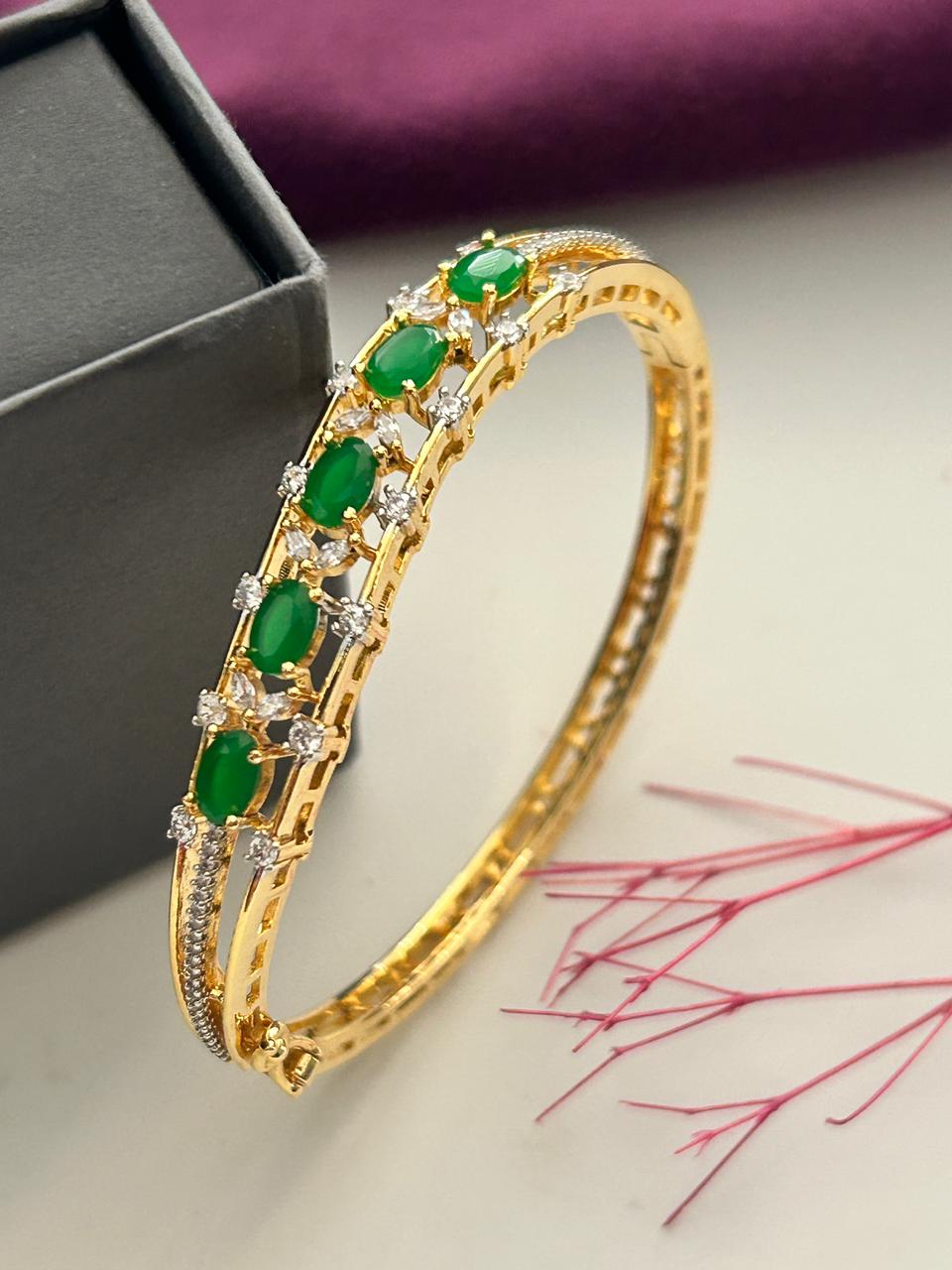 Aarunya Emerald Grace AD Openable Bracelet