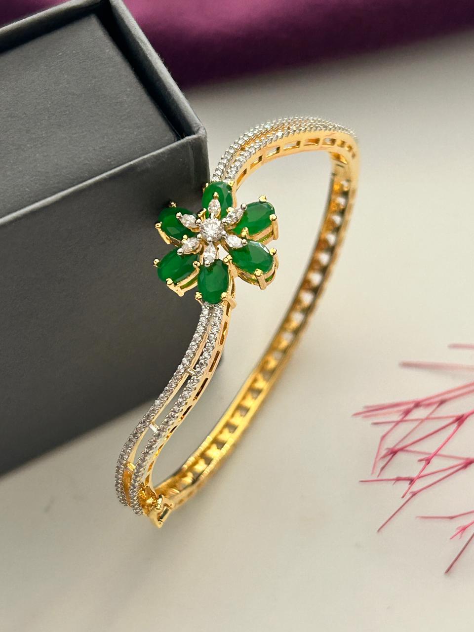 Vanika Blossom Spark AD Openable Bracelet
