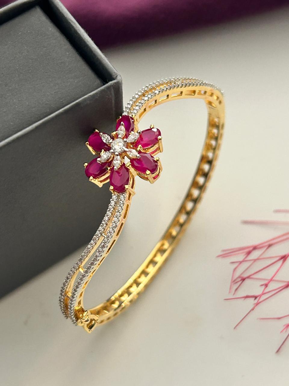 Vanika Blossom Spark AD Openable Bracelet