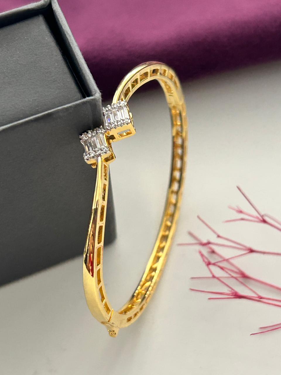 Vaidehi Royale Baguette AD Openable Bracelet