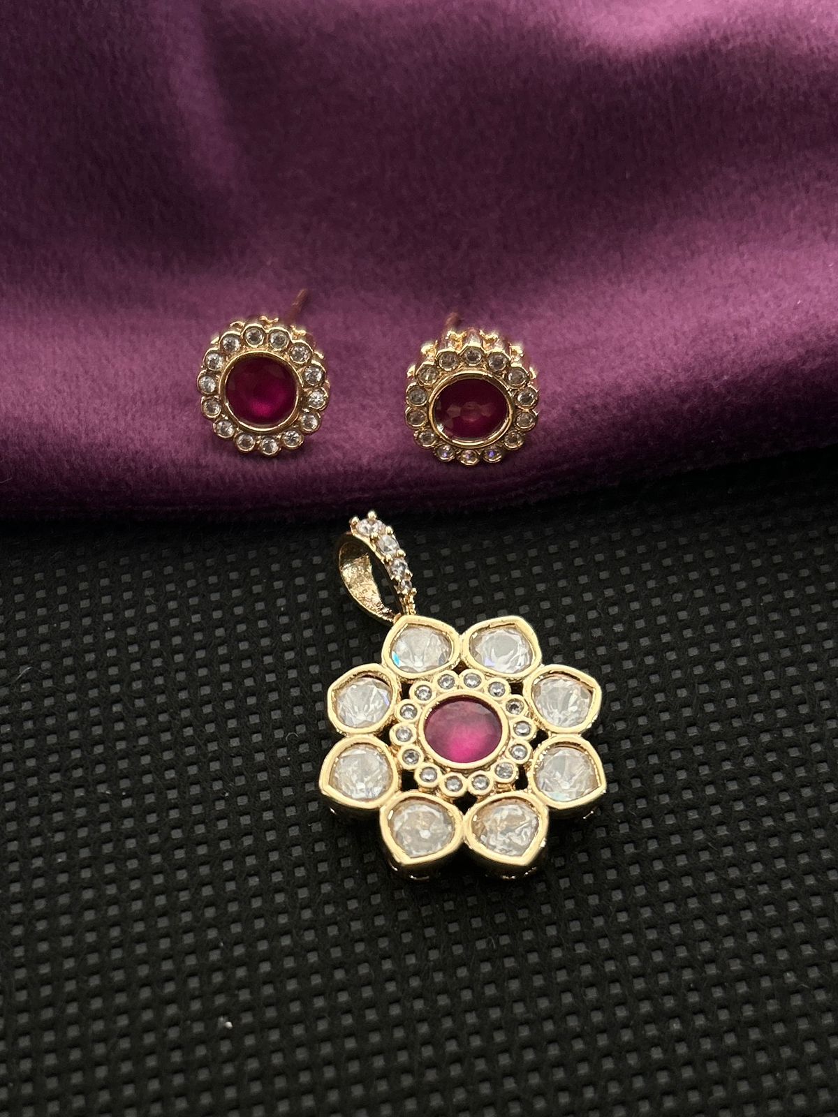 Noorpushp Kundan Pendant Set with Stud Earrings  Floral Jewellery Set