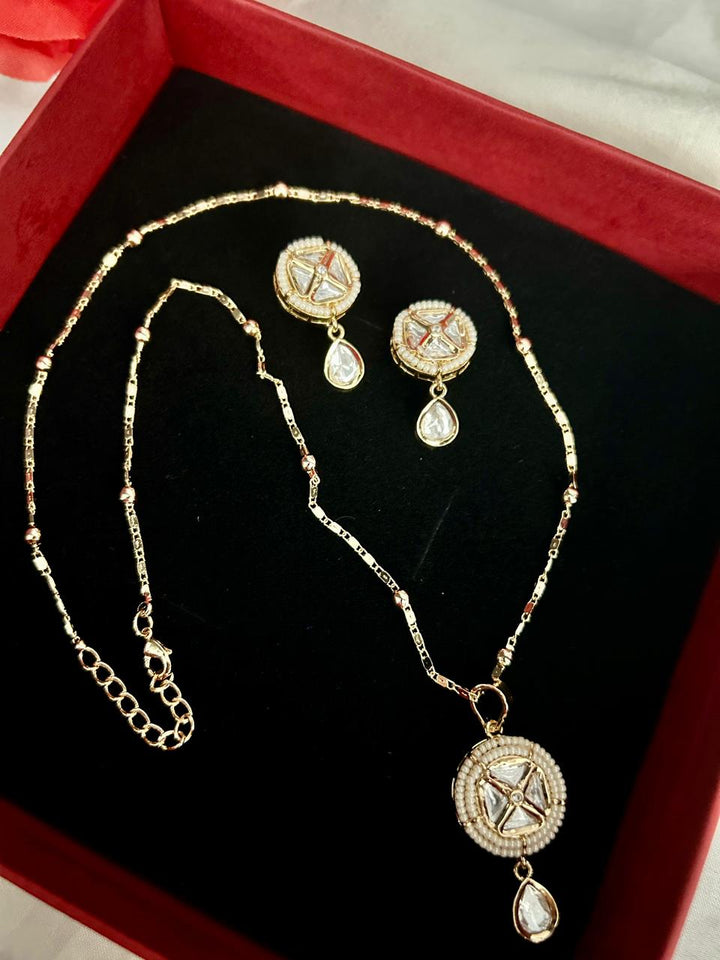 Meher Pearl Kundan Pendant Set