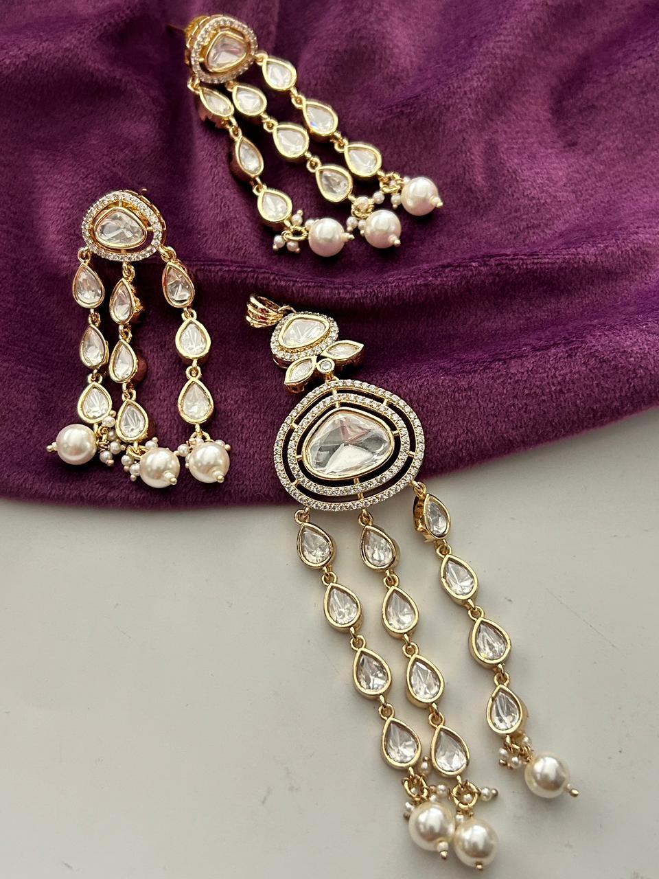 Noor Jharna Kundan Pendant Set