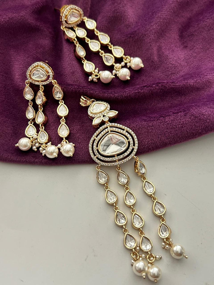 Noor Jharna Kundan Pendant Set