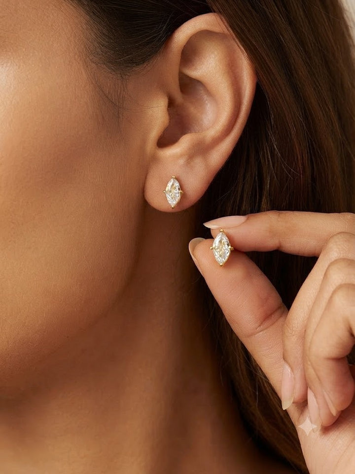 Sunehri Nayantara AD Stud Earrings