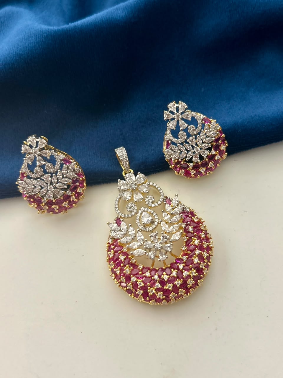 Gulabi Chandrika AD Pendant Set