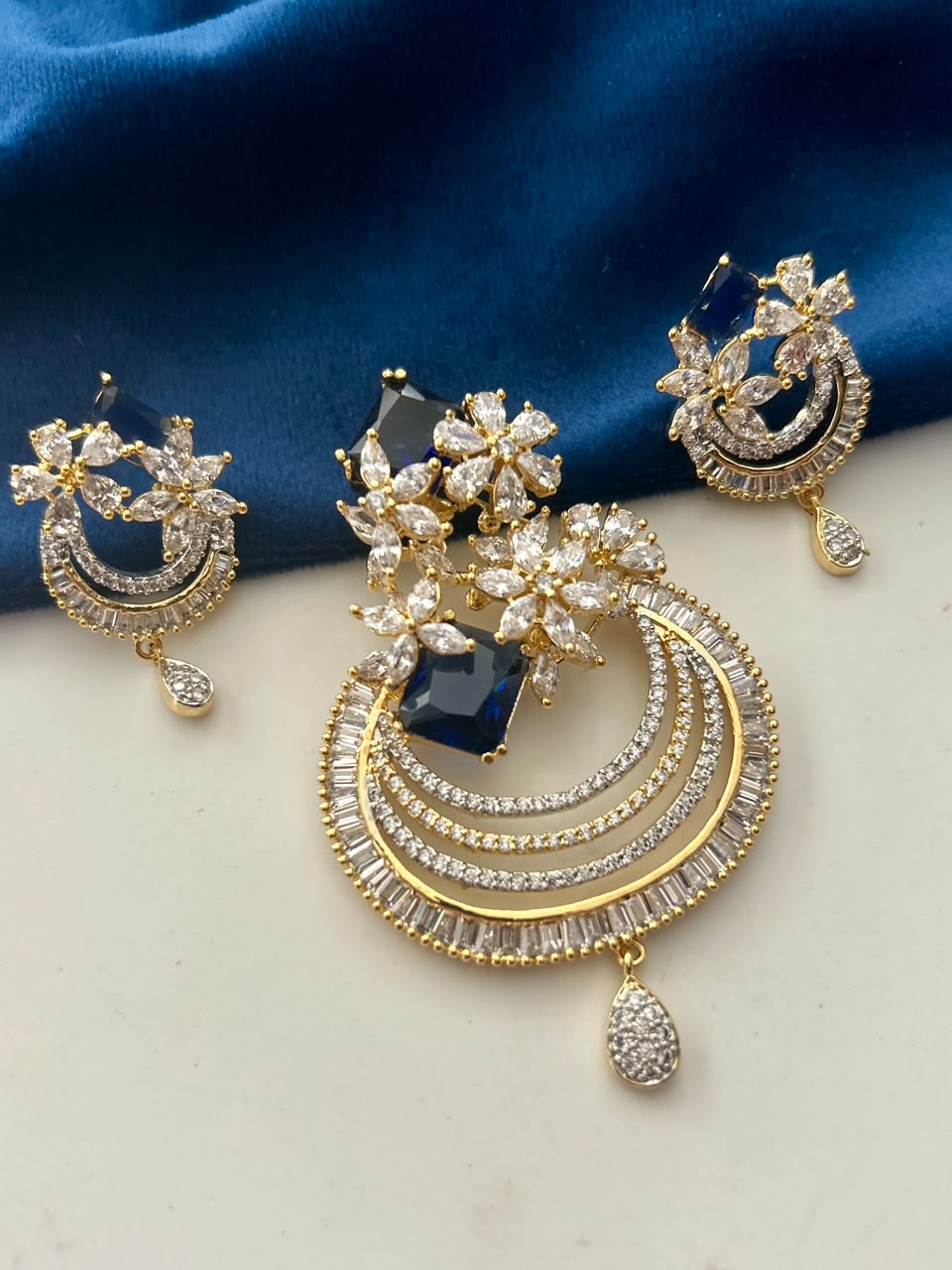 Haryali Chandrika AD Pendant Set