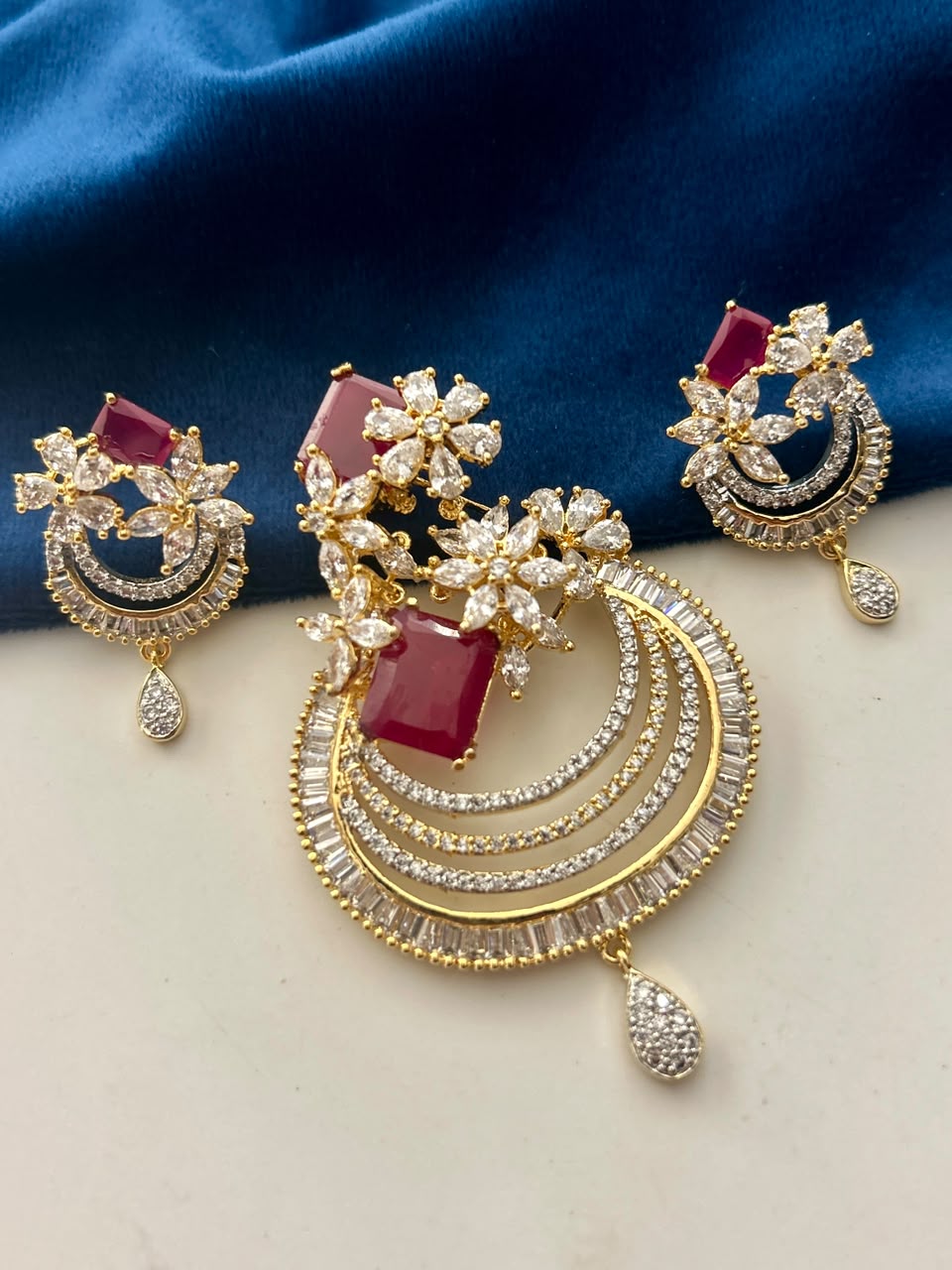 Haryali Chandrika AD Pendant Set