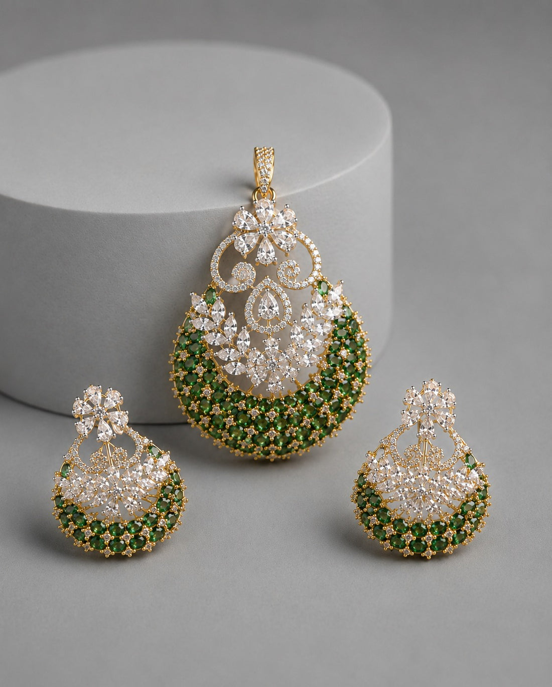 Gulabi Chandrika AD Pendant Set