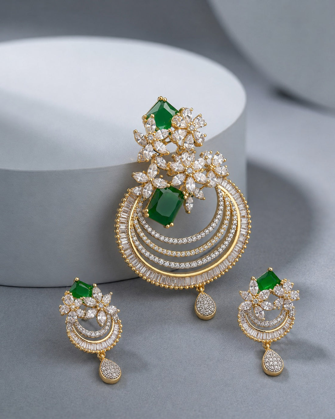 Haryali Chandrika AD Pendant Set