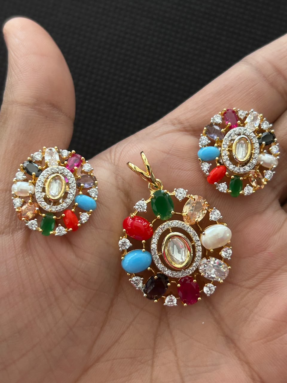 Navratna Royale Halo Pendant Set