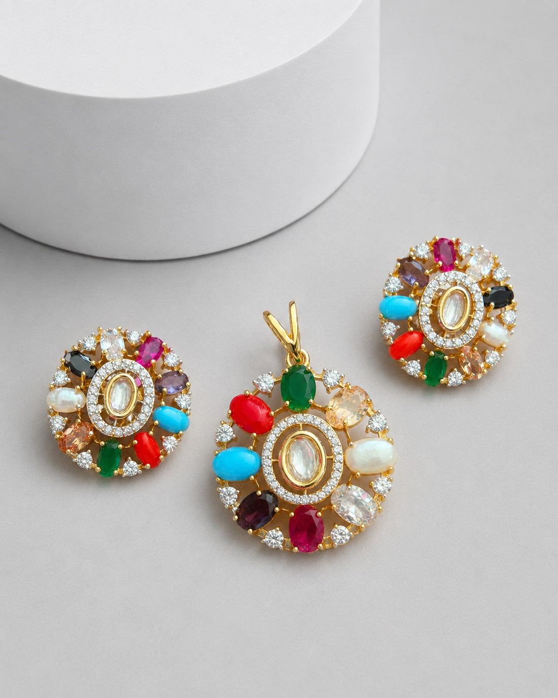 Navratna Royale Halo Pendant Set