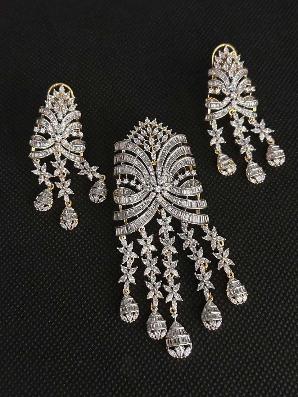 Celestia Cascade Luxe Pendant Set For Women
