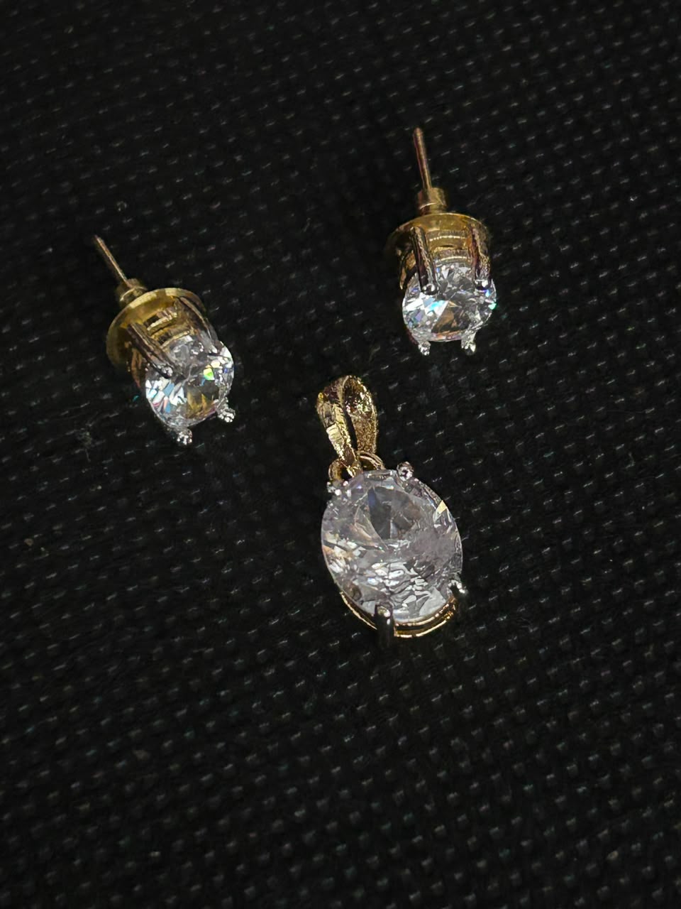 Evara Oval White, Ruby, Emerald green Pendant Set