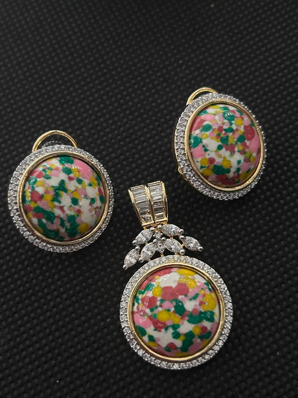 Neelamika Green Blue Pendant Set