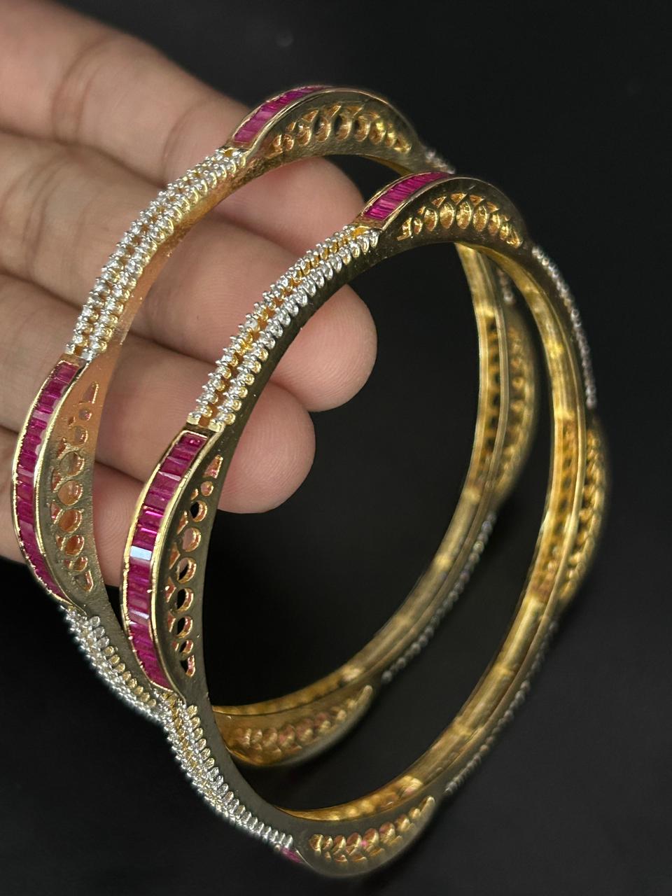 Averina Baguette Wave Bangle Set