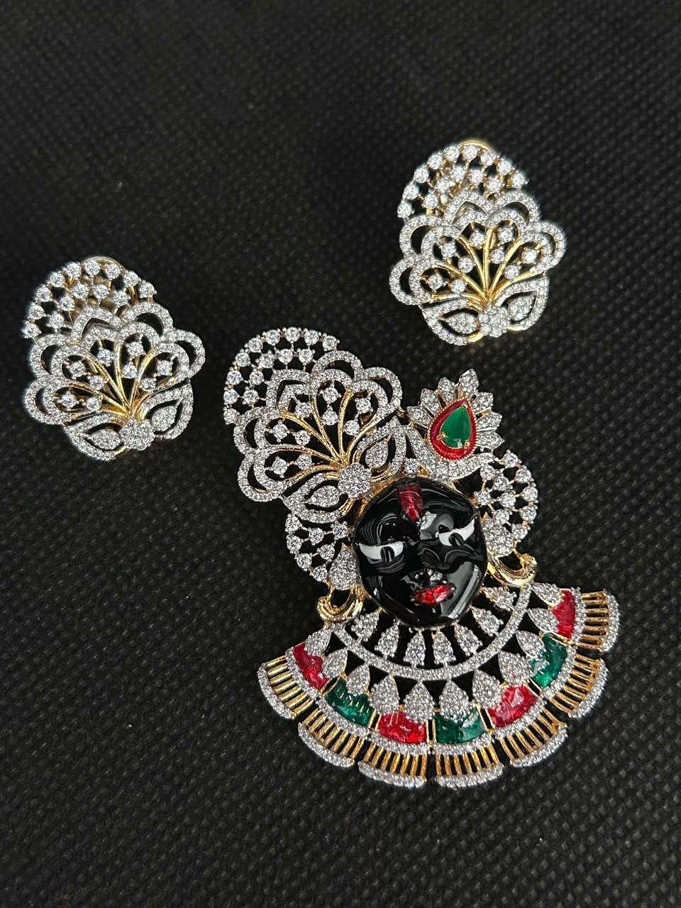 Vrindavan Shringar Krishna Pendant Set