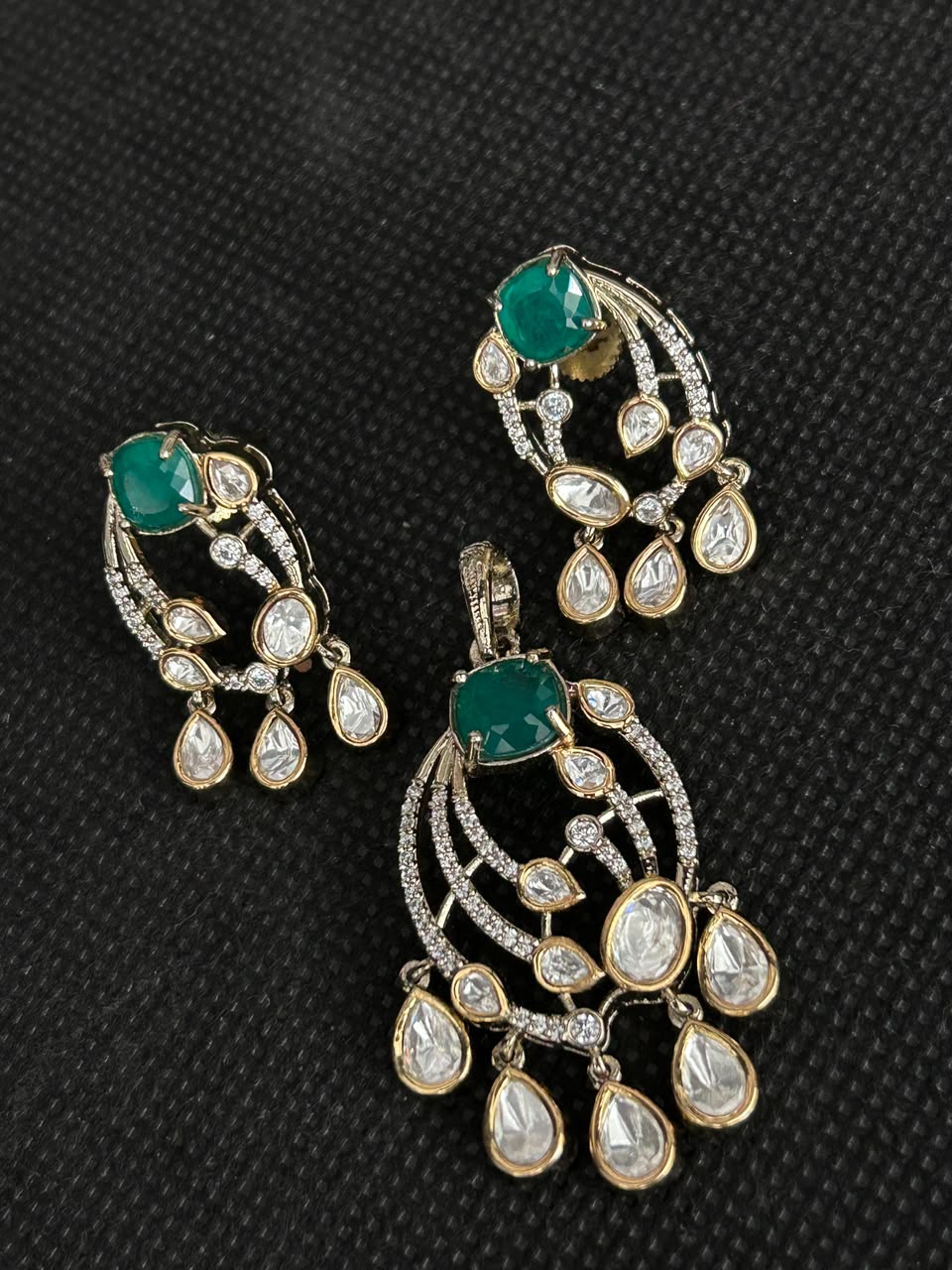 Aaranya Royale Polki Drop Pendant Set