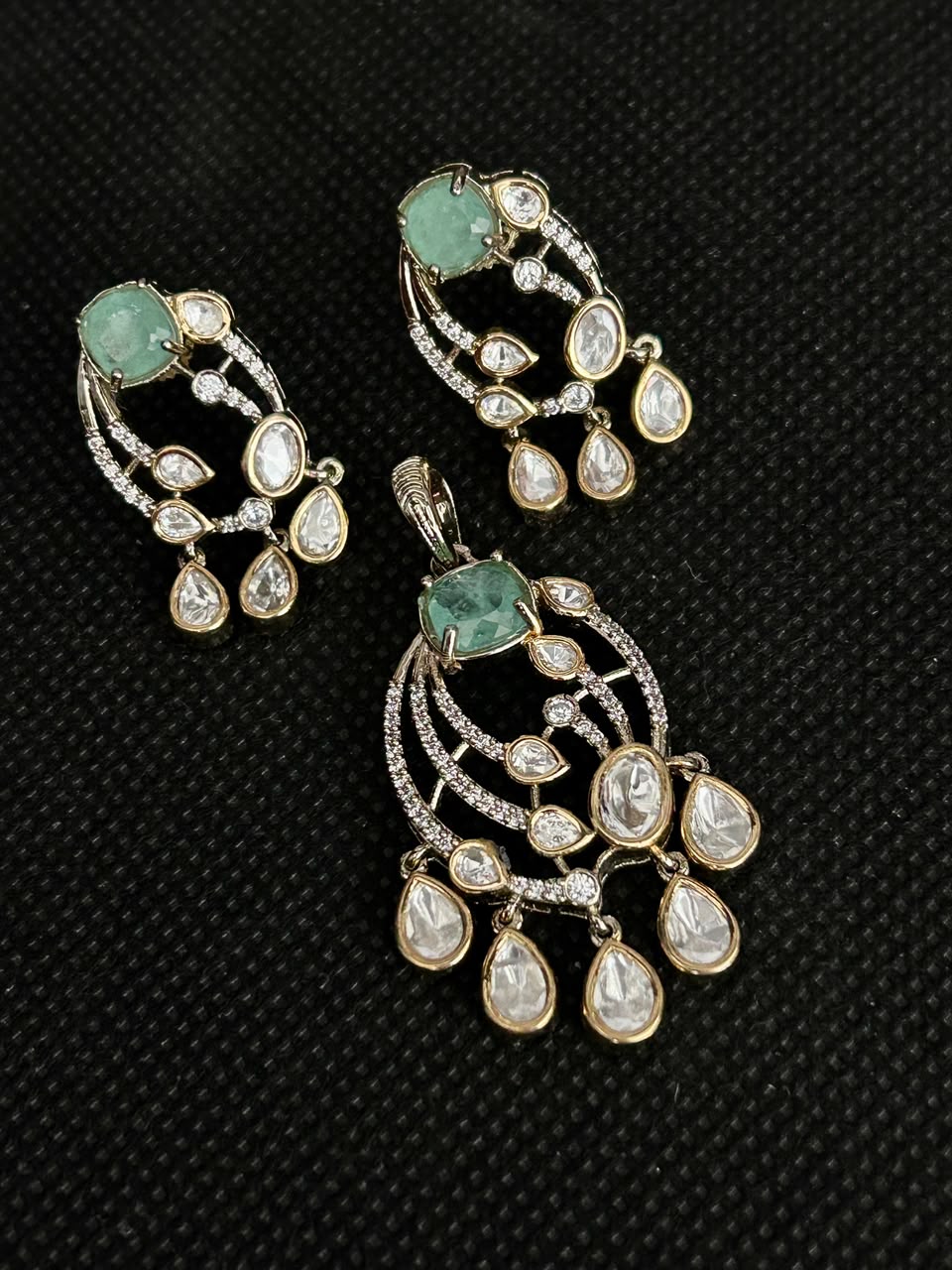 Aaranya Royale Polki Drop Pendant Set