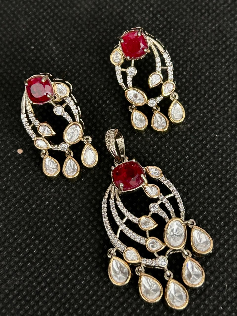 Aaranya Royale Polki Drop Pendant Set