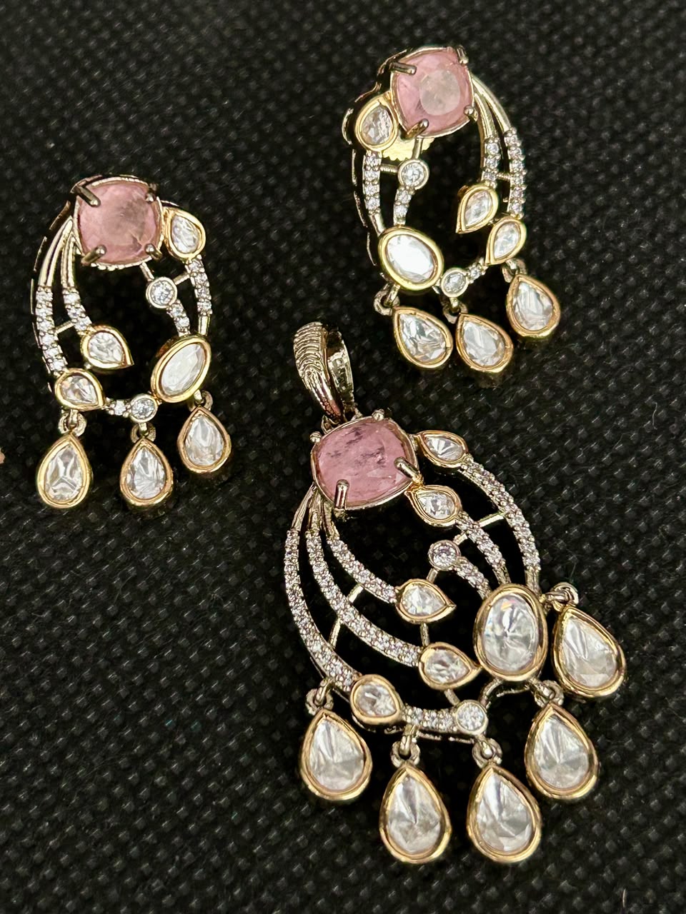 Aaranya Royale Polki Drop Pendant Set