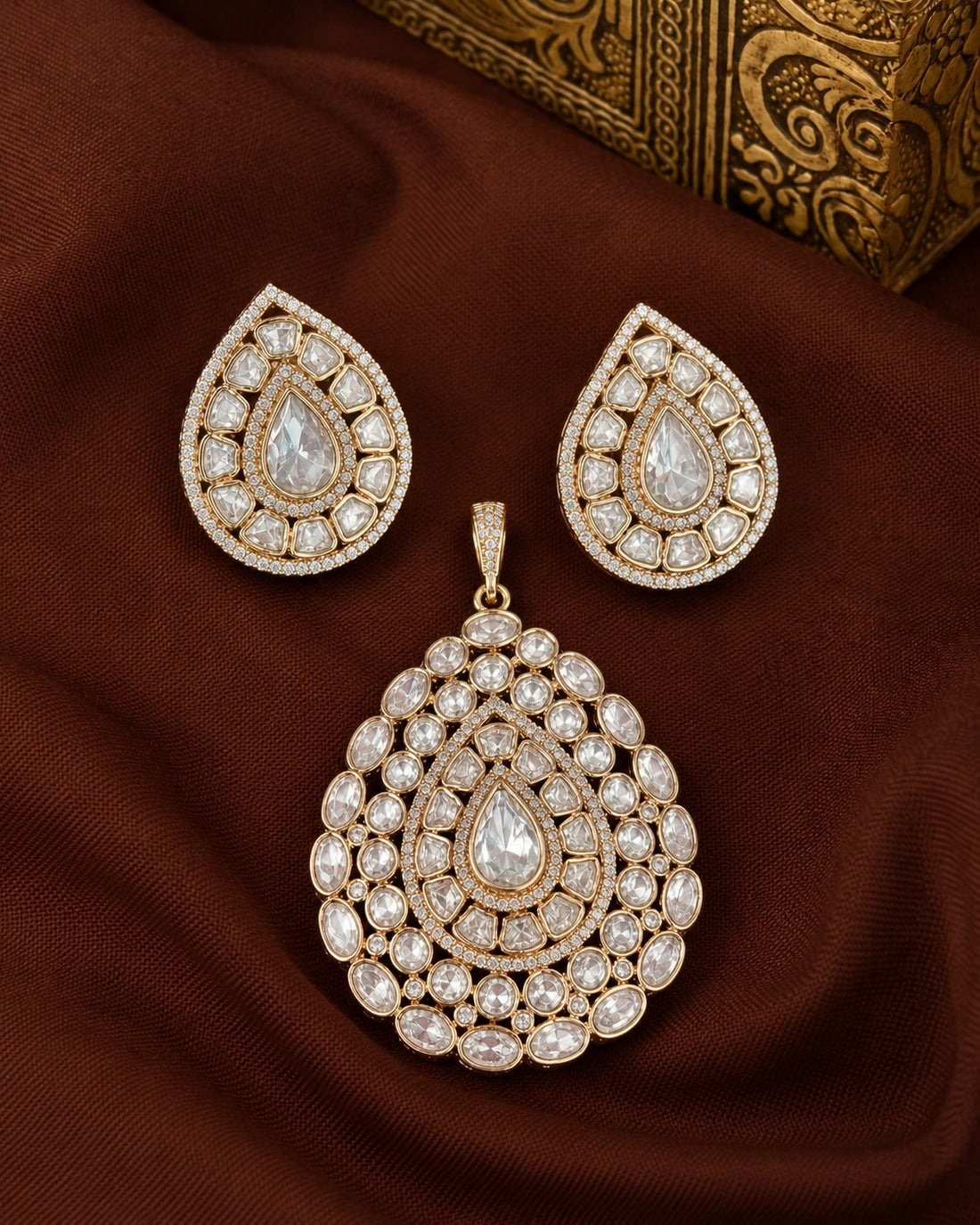 Taarini Polki Teardrop Pendant Set & Earrings