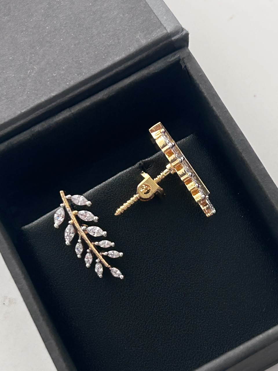 Elara -Leaf Earrings Screw Studs