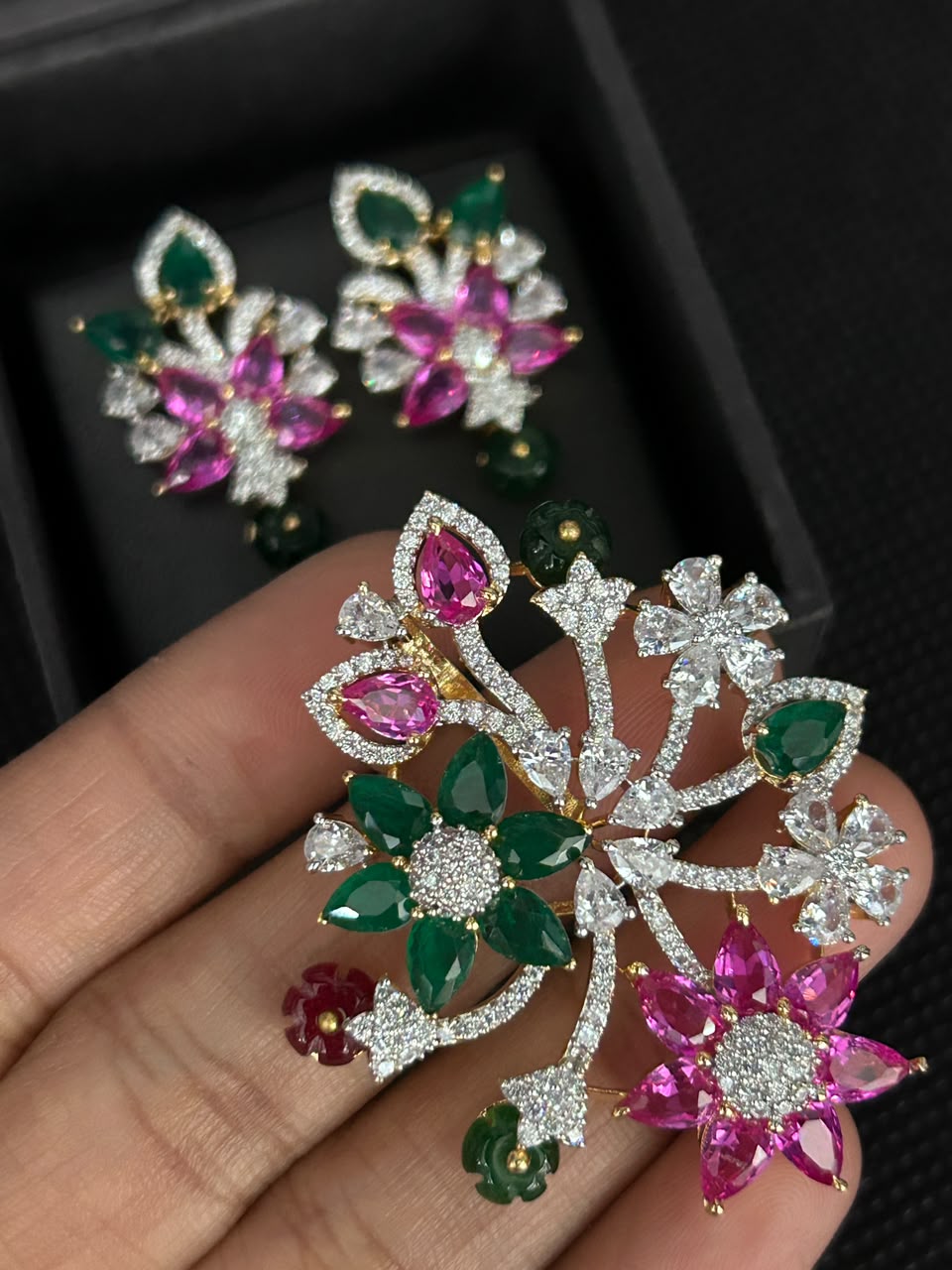 Aaranya Bloom Floral Pendant Set