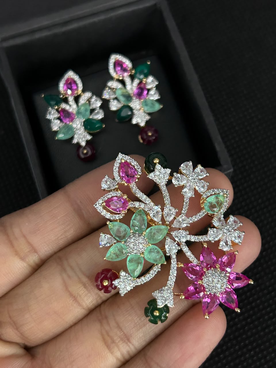 Aaranya Bloom Floral Pendant Set
