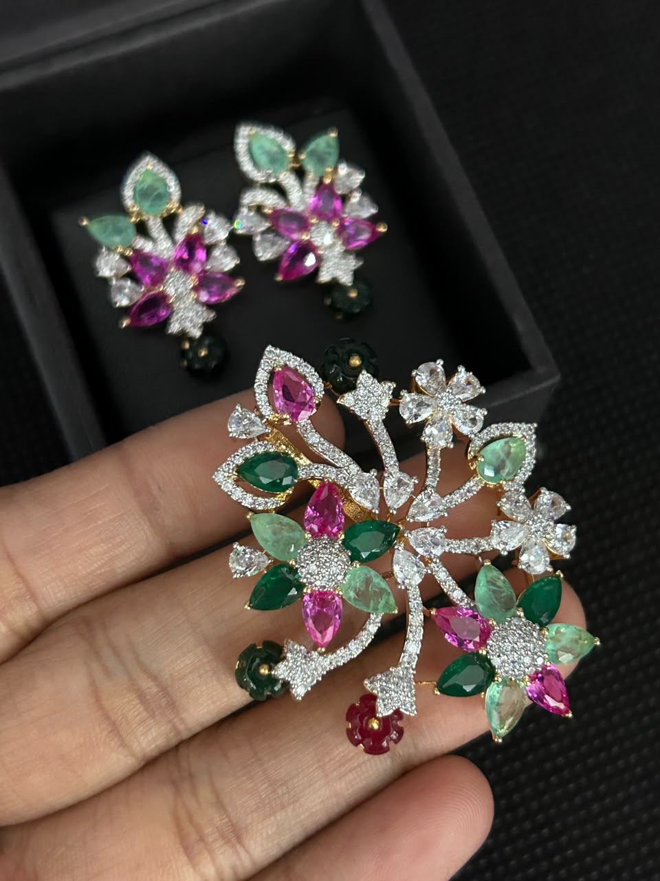 Aaranya Bloom Floral Pendant Set